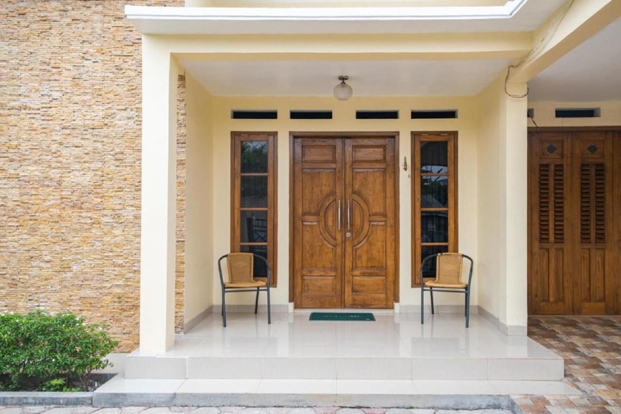 Hotel Reddoorz Syariah Near Grand Kota Bintang Bekasi Esterno foto